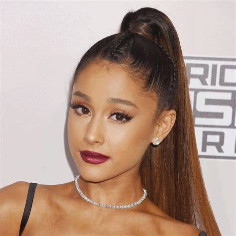 Historia del peinado de Ariana Grande