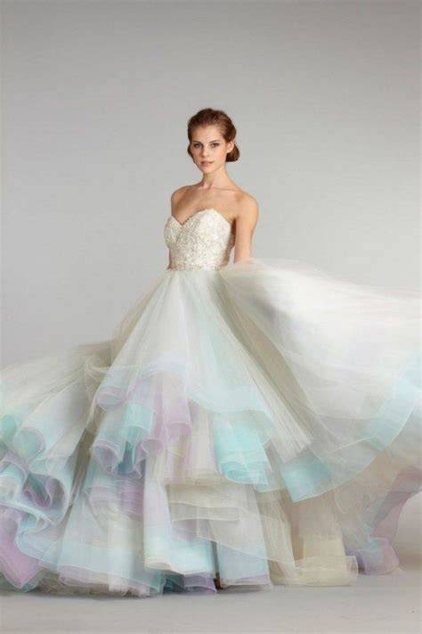 Vestidos de novia en diferentes colores