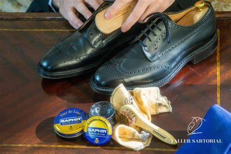 Comparación entre pasta de zapatos y cosméticos