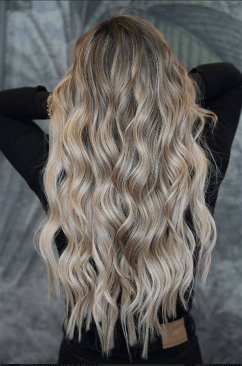 Balayage rubio con degradado natural