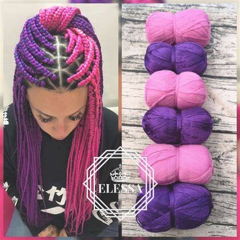 Trenzas de lana coloridas en el cabello