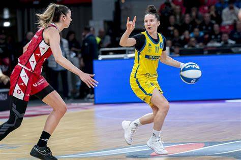 Melisa Cejas jugando baloncesto