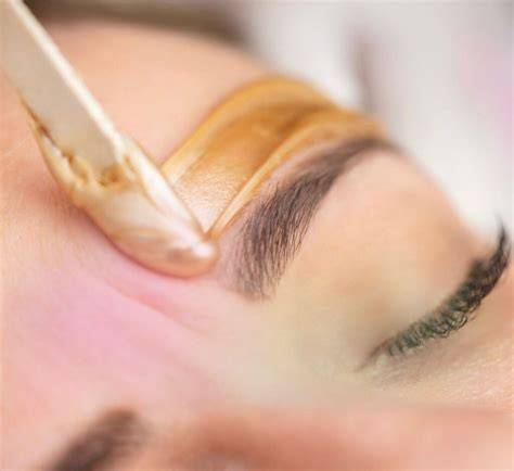 Depilación facial con diseño de cejas
