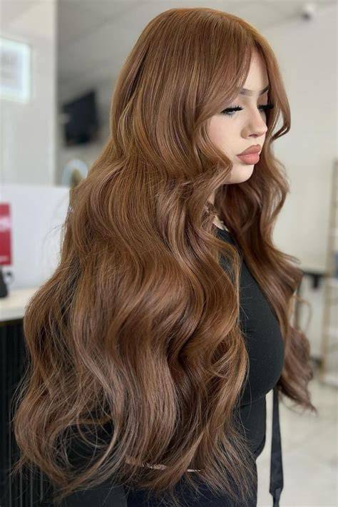 Cabello castaño almendra color 7.24