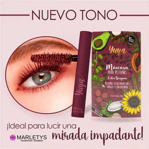 Máscara de pestañas borgoña aplicada